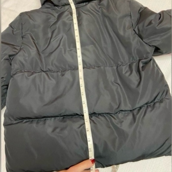 Theory - Kielly Puffer Jacket - Size Medium - Black Excellent - Picture 16 of 17